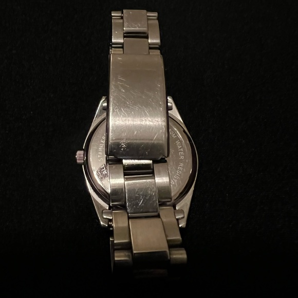 Kenneth Cole - Picture 2 of 2